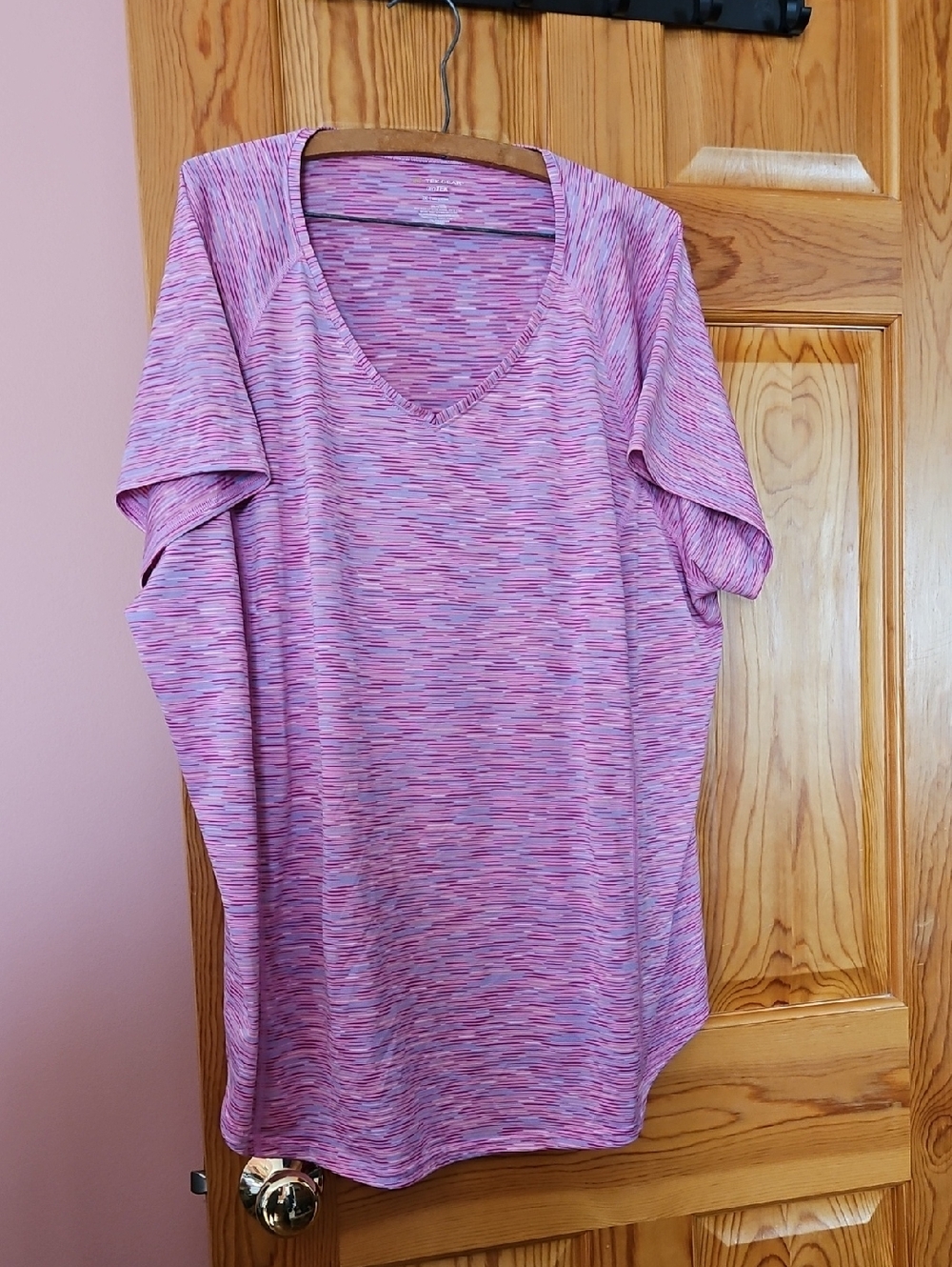 Tek Gear Women’s Short Sleeve V-Neck Athletic Top